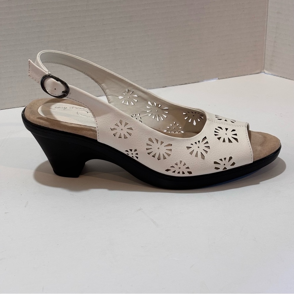 Easy Street Comfort Wave Cream Slingback Wedge Sandals Size 8.5 Women’s